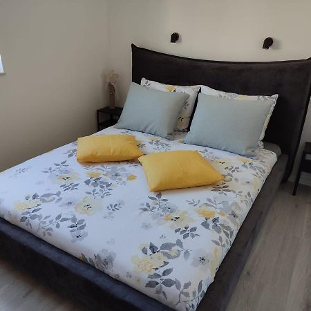 Seaview Suites Ondina Komiža Eksteriør billede