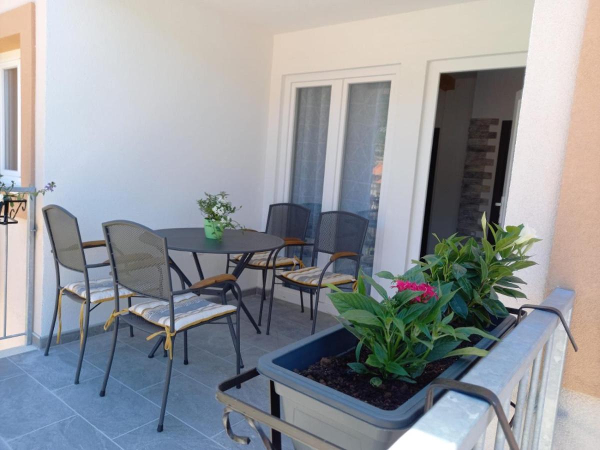 Seaview Suites Ondina Komiža Eksteriør billede