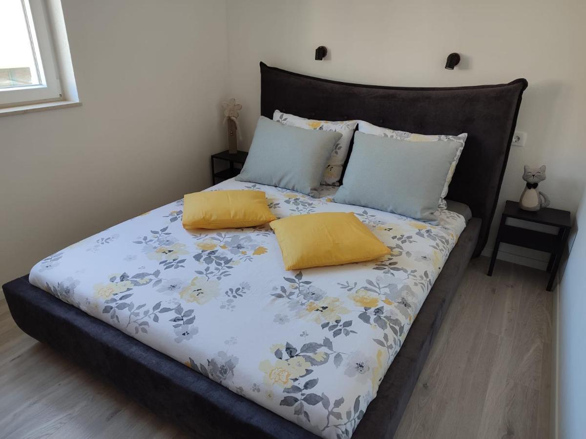 Seaview Suites Ondina Komiža Eksteriør billede